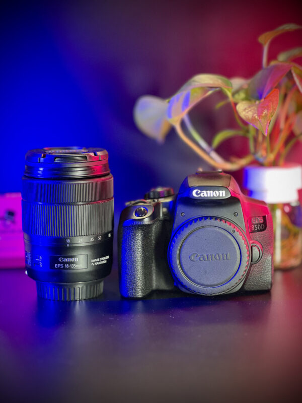 دوربین دیجیتال کانن مدل EOS 850D به همراه لنز ۱۳5-18 - تصویر 1